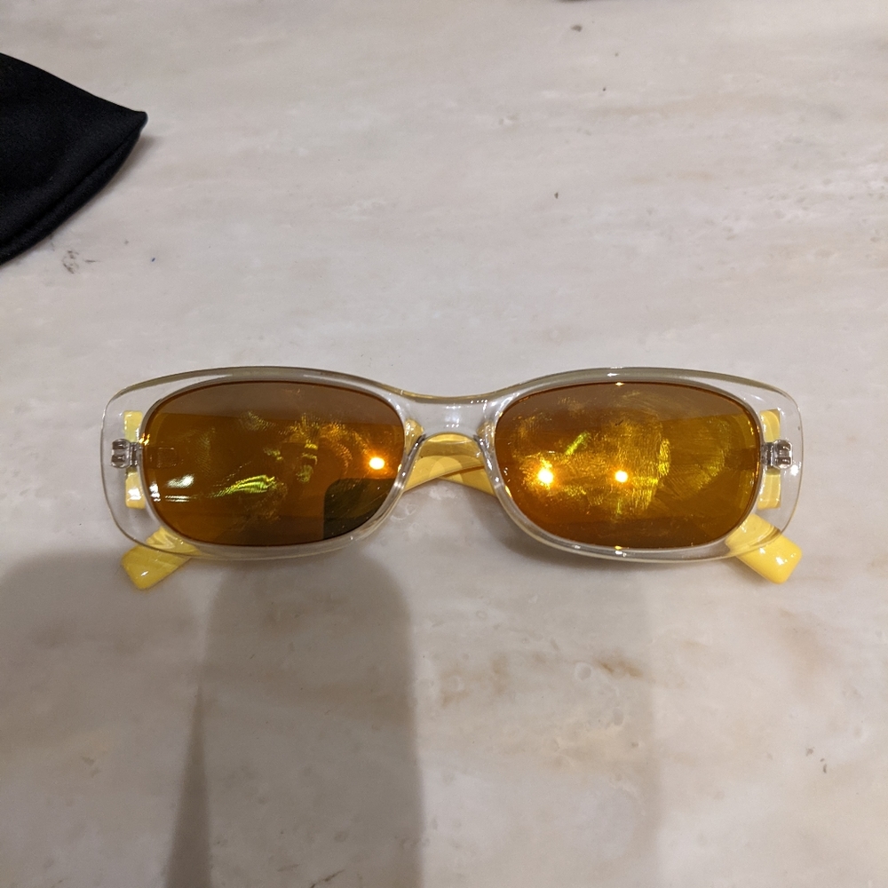 Le specs sunglasses